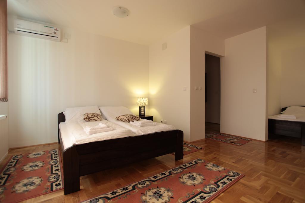 Hostel Royal Obrenovac  Habitación foto