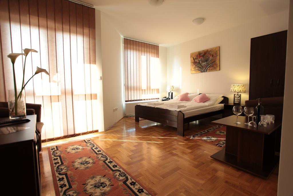 Hostel Royal Obrenovac  Habitación foto