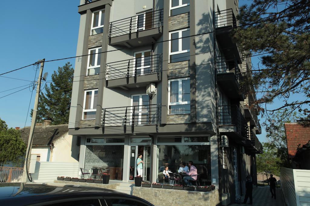 Hostel Royal Obrenovac  Exterior foto