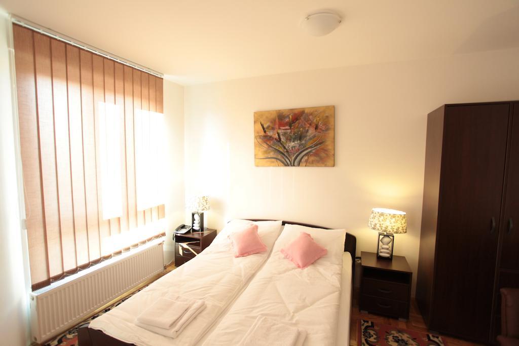 Hostel Royal Obrenovac  Habitación foto